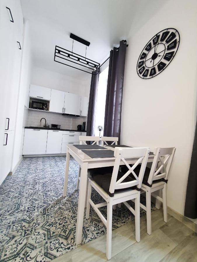 Atma Apartment - Ul. Piwna, Stare Miasto/The Old Town Warschau Buitenkant foto